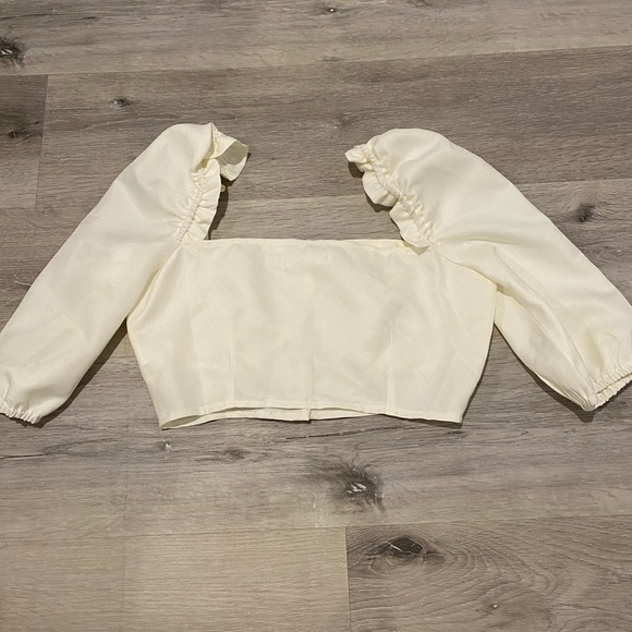 Misguided Cream Puff Sleeve Crop Top - Picture 3 of 3